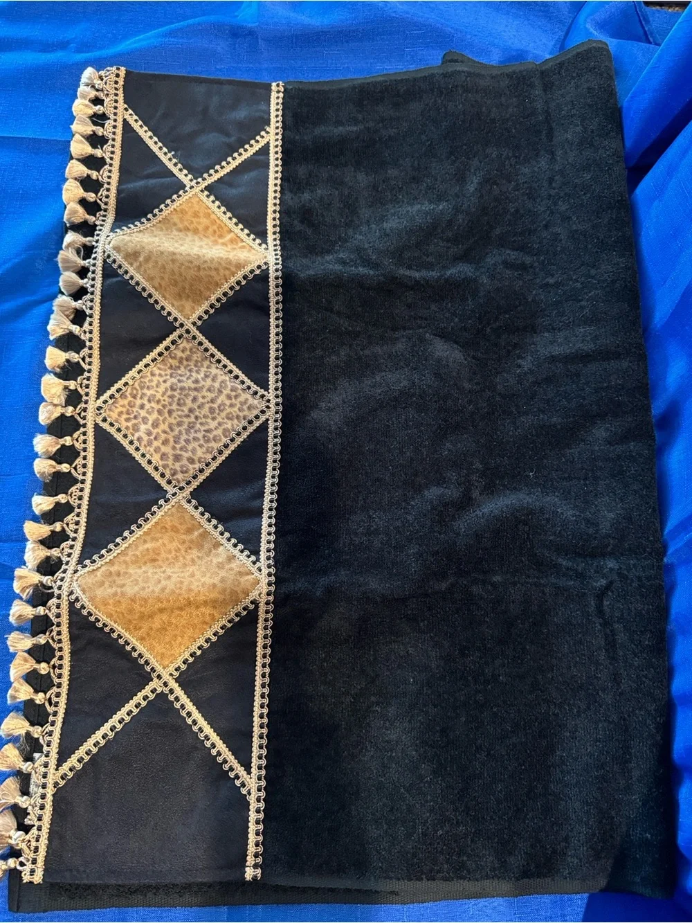 Avanti Black Bath Towels with Leopard Print Accents (2 Bath 2 Hand 2 Wash)